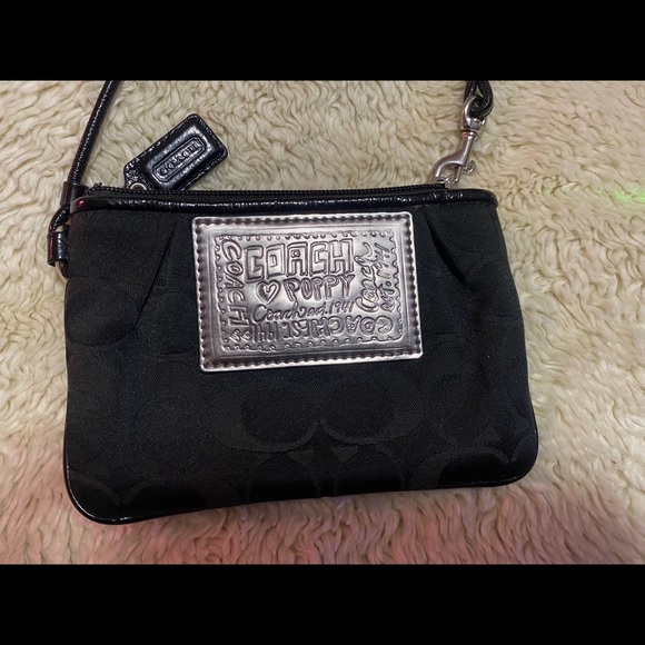 RARE COACH Poppy Embossed Small Black Satin/Leather Wristlet 💜🖤 - Picture 3 of 9